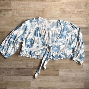 American Eagle Cover Up Shirt Floral Blue White Size L 3/4 Sleeve Flowy